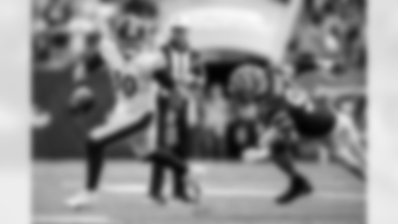 Pittsburgh Steelers quarterback Mitch Trubisky (10) during a regular season game between the Pittsburgh Steelers and the Cincinnati Bengals, Sunday, Sept. 11, 2022 in Cincinnati, OH. The Steelers beat the Bengals in OT 23-20. (Abigail Dean / Pittsburgh Steelers)