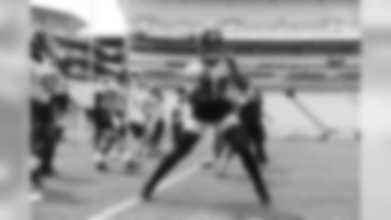 Pittsburgh Steelers linebacker Bud Dupree (48) trains at Heinz Field during the Steelers 2020 Training Camp, Thursday, Aug. 13, 2020 in Pittsburgh, PA. (Karl Roser / Pittsburgh Steelers)