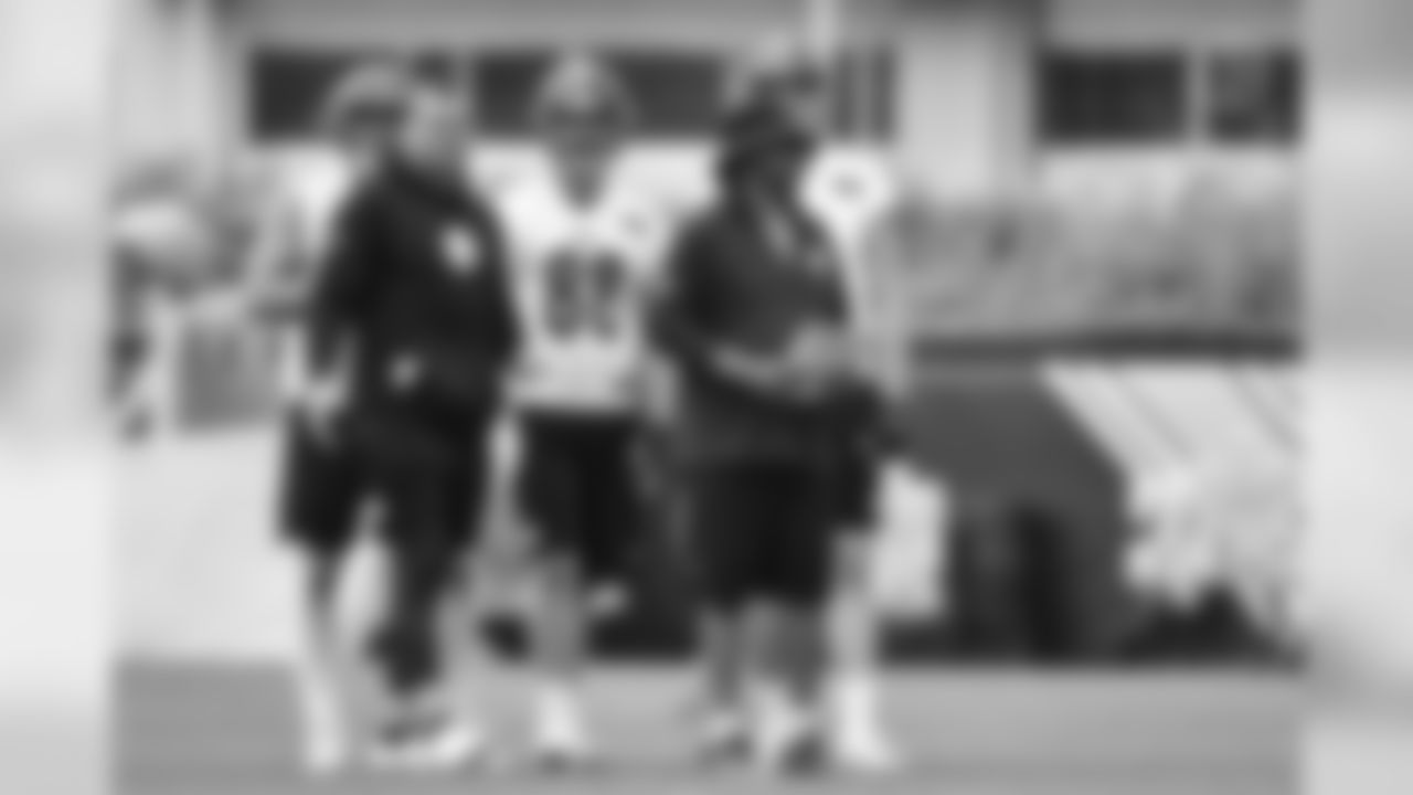 Steelers players practice at the UPMC Rooney Sports Complex during the 2019 minicamp.