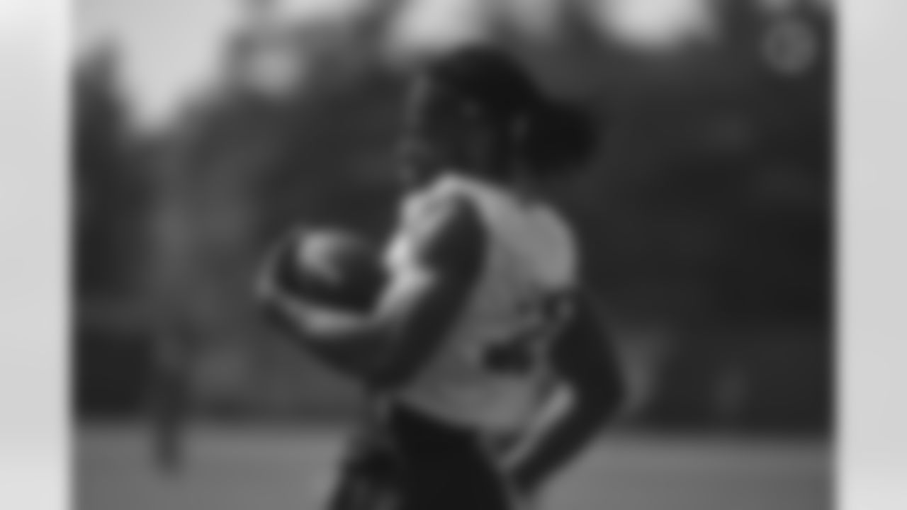 Pittsburgh Steelers running back Najee Harris (22) participates in the Organized Team Activities (OTAs), Wednesday May 26, 2021 at the UPMC Rooney Sports Complex. (Caitlyn Epes / Pittsburgh Steelers)