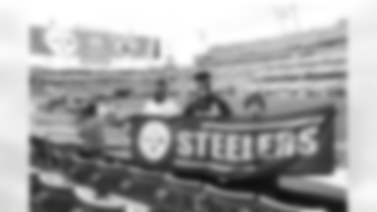 Fans during a regular season game between the Pittsburgh Steelers and the Jacksonville Jaguars, Saturday, Nov. 21, 2020 in Jacksonville, FL. (James Gilbert / Pittsburgh Steelers)