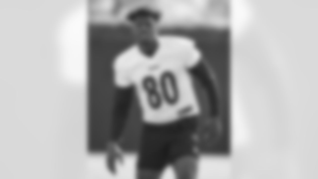 Pittsburgh Steelers tight end Darnell Washington (80) participates in the Steelers rookie minicamp at the UPMC Rooney Sports Complex, Friday, May 12, 2023 in Pittsburgh, PA. (Karl Roser / Pittsburgh Steelers)