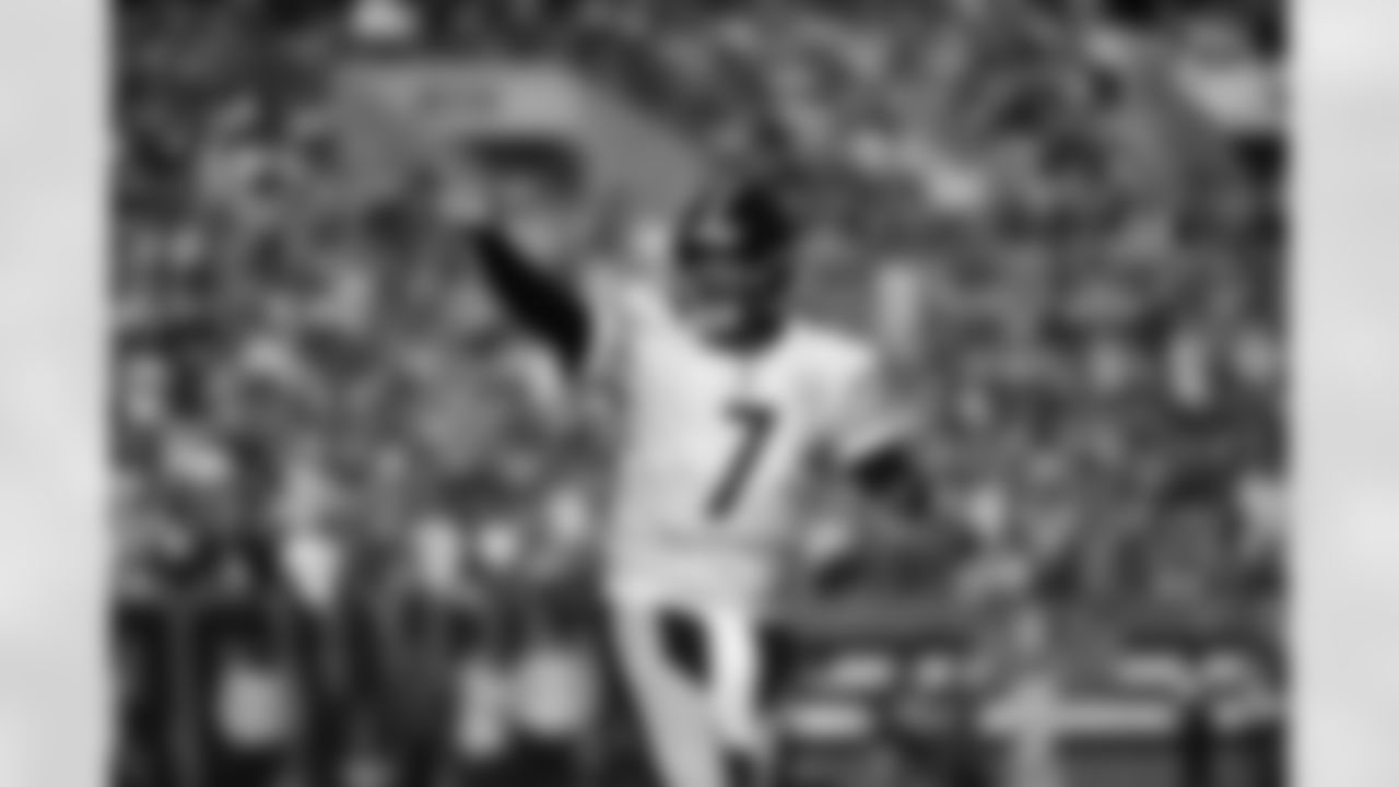 Pittsburgh Steelers quarterback Ben Roethlisberger (7) during a regular season game between the Pittsburgh Steelers and the Cleveland Browns, Sunday, Oct. 31, 2021 in Cleveland, OH. (Caitlyn Epes / Pittsburgh Steelers)