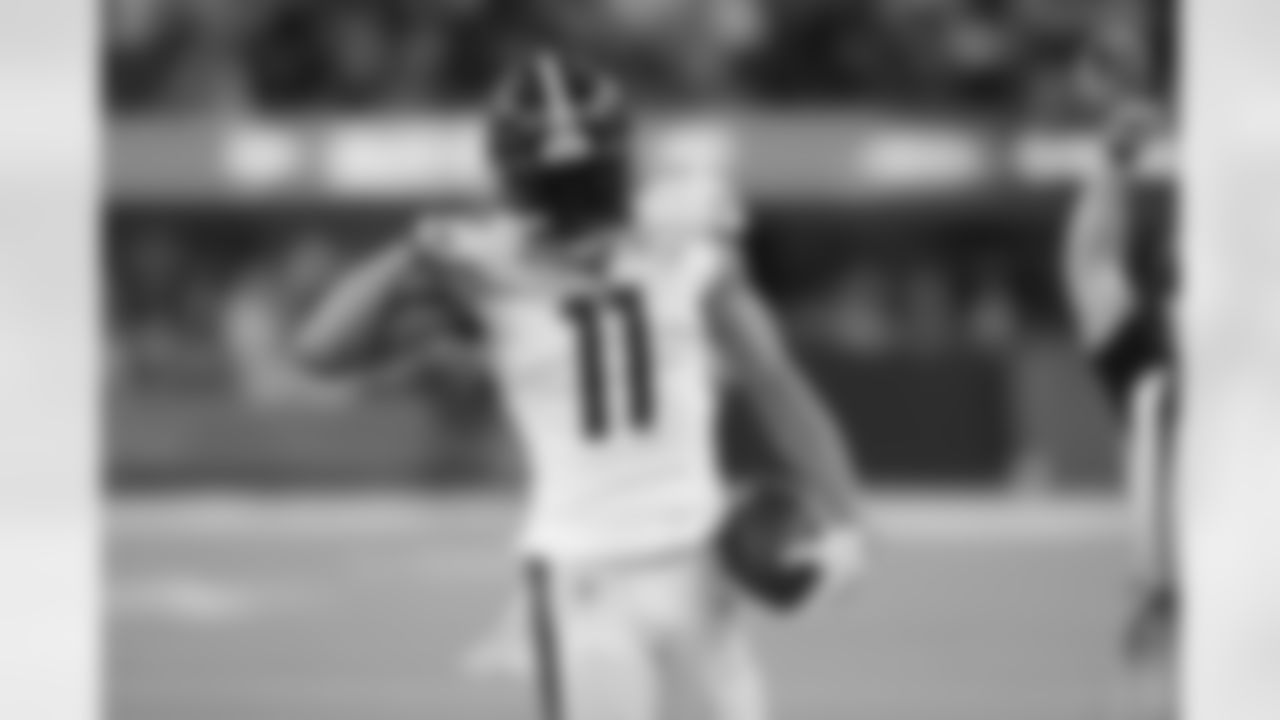Pittsburgh Steelers wide receiver Chase Claypool (11) during a regular season game between the Pittsburgh Steelers and the Los Angeles Chargers, Sunday, Nov. 21, 2021 in Inglewood, CA. (Will Navarro / Pittsburgh Steelers)