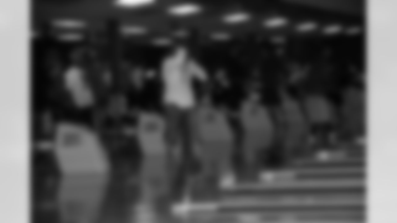 2010_steelers_team_bowling_001
