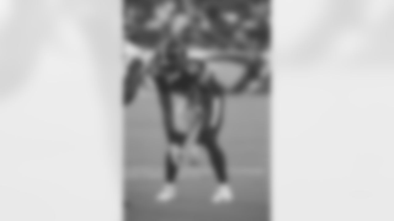Pittsburgh Steelers defensive back James Pierre (42)