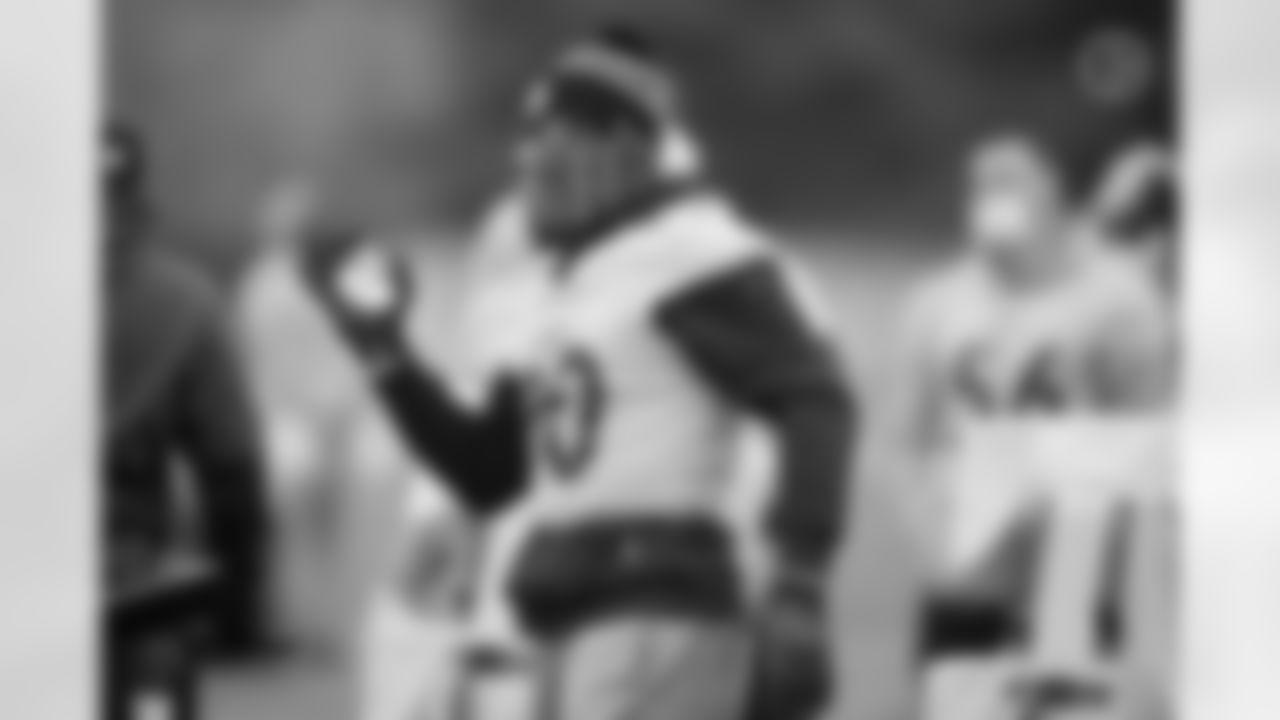 Pittsburgh Steelers linebacker T.J. Watt (90) practices at the UPMC Rooney Sports Complex preparing for a Week 12 matchup against the Baltimore Ravens, Tuesday, Nov. 24, 2020 in Pittsburgh, PA. (Karl Roser / Pittsburgh Steelers)