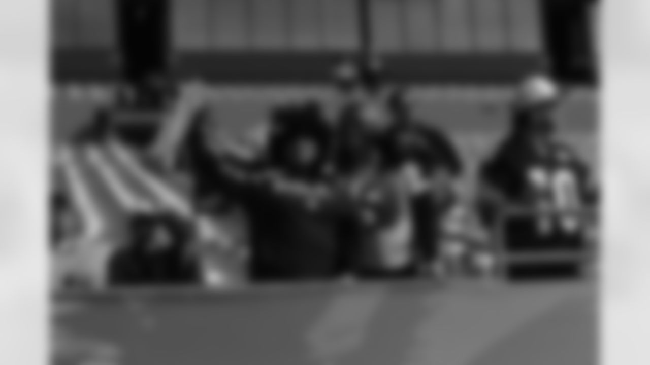 09_MIA_fans3