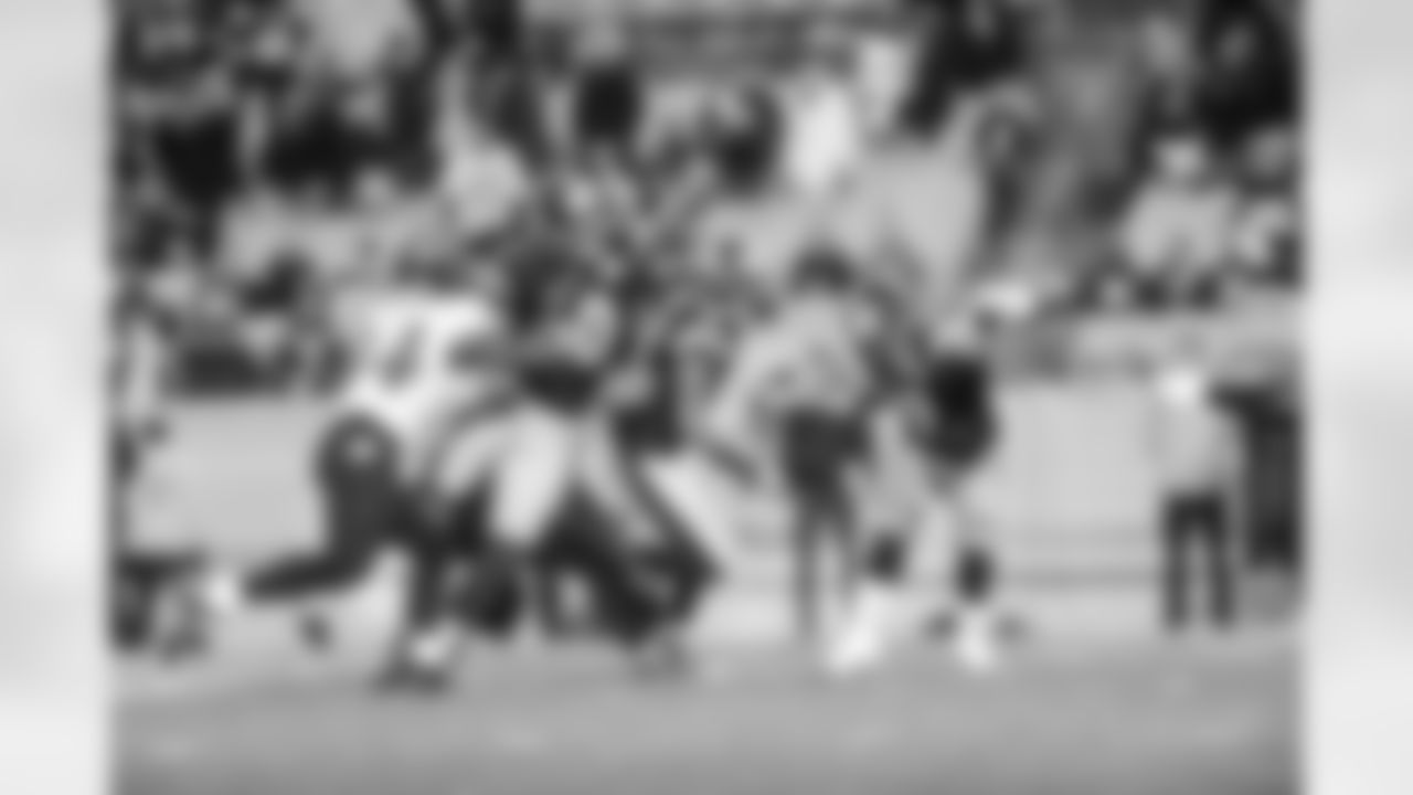 Shamarko Thomas blocks a punt in the Wild Card playoff game vs the Baltimore Ravens.