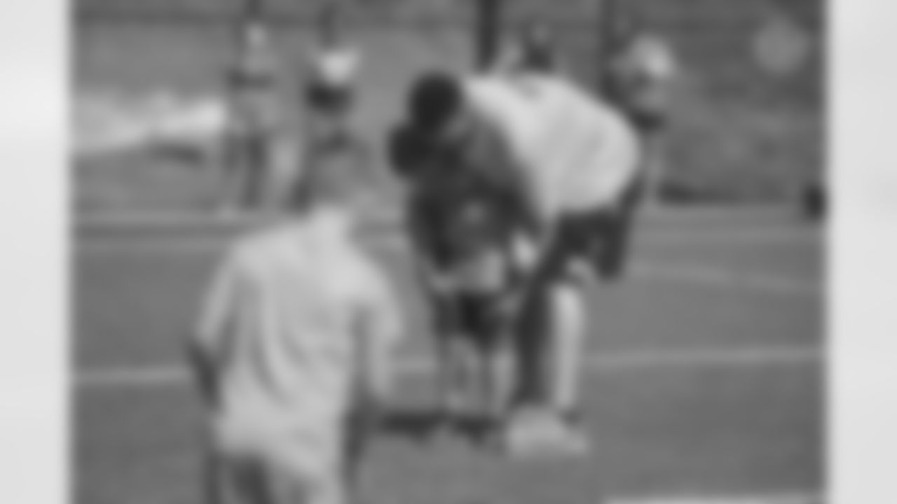 The Steelers host a 2021 Youth Football Camp at Highlands Sports Complex Monday, June 28, 2021 in Triadelphia, WV. (Caitlyn Epes / Pittsburgh Steelers)