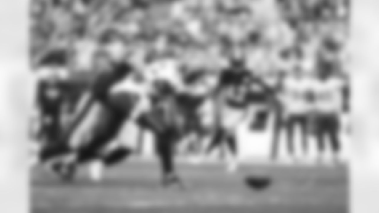 during a regular season game between the Pittsburgh Steelers and the Tampa Bay Buccaneers, Sunday, Oct. 16, 2022 in Pittsburgh, PA. (Abigail / Pittsburgh Steelers)