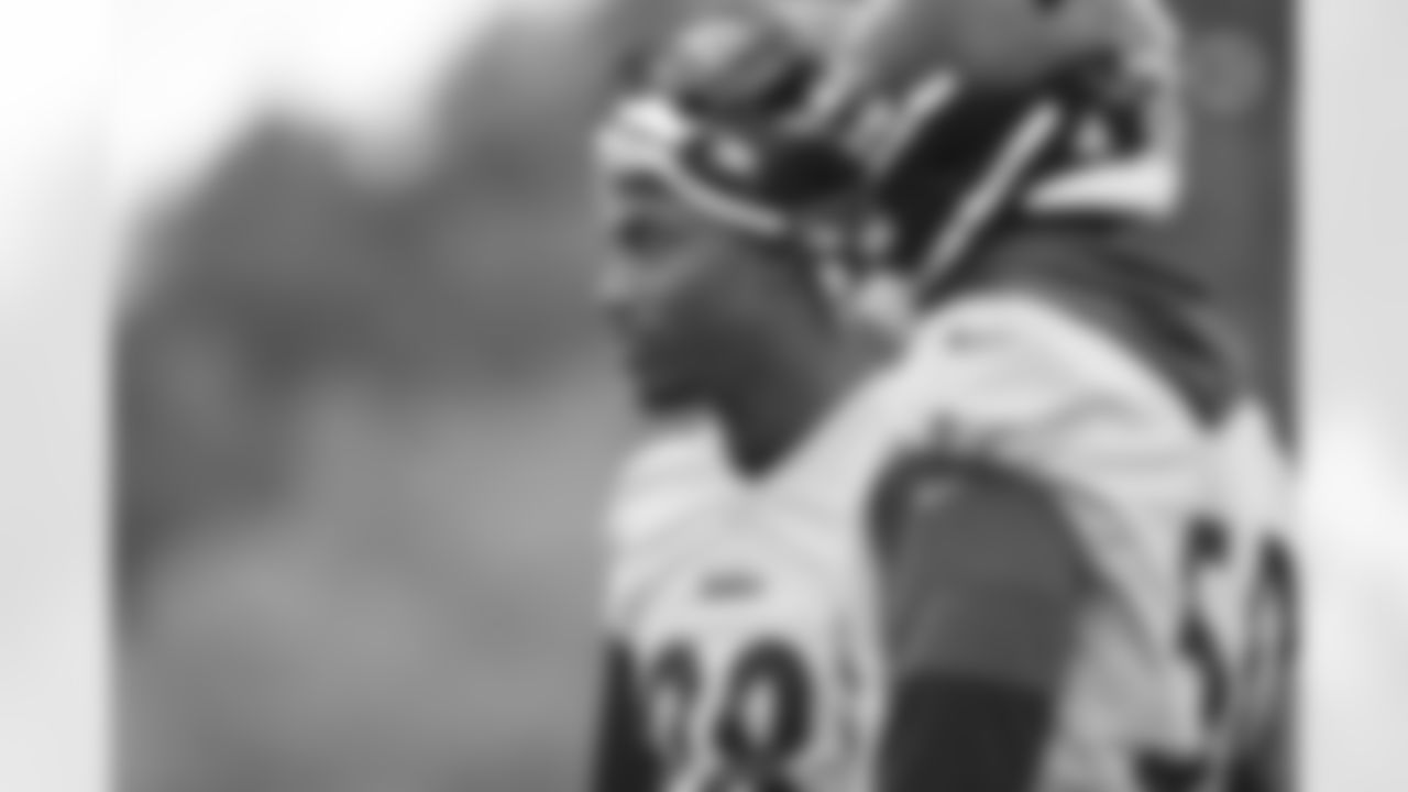 Pittsburgh Steelers defensive lineman Taco Charlton (98) during practice at the UPMC Rooney Sports Complex preparing for a Week 8 matchup against the Cleveland Browns, Thursday, Oct. 28, 2021 in Pittsburgh, PA. (Caitlyn Epes / Pittsburgh Steelers)
