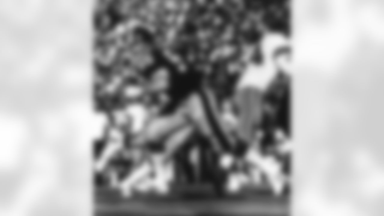 1969 JON KOLB: In one draft class, his first as Steelers coach, Chuck Noll got his team three linemen who would each win four Super Bowl rings. Kolb was picked after Joe Greene but before L.C. Greenwood, and his specialty was blocking the likes of his defensive teammates. Kolb became a full-time starter in 1971, and for the next six seasons he didnt miss a game. Kolb ended up starting 135 games at left tackle, including four Super Bowls. Four Super Bowl rings.