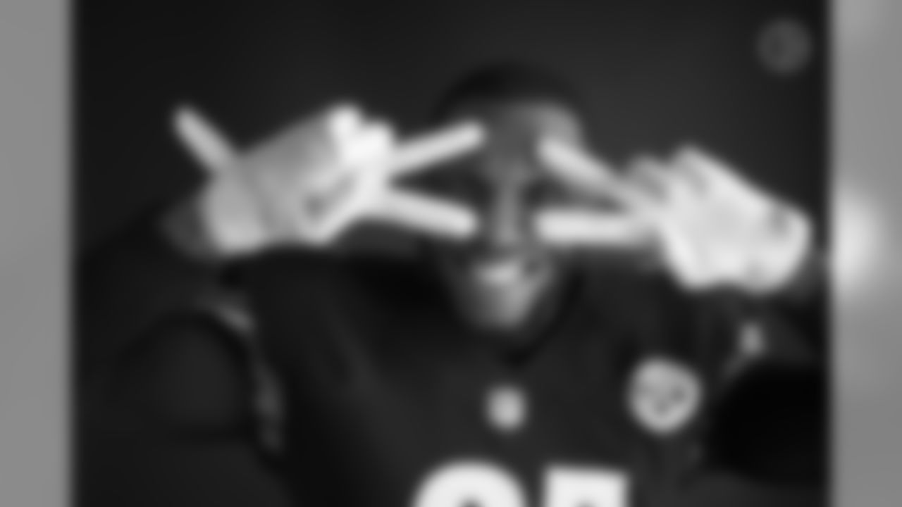 Pittsburgh Steelers tight end Eric Ebron (85) poses for a photo during the Steelers 2020 media day, Wednesday, Aug. 5, 2020 in Pittsburgh, PA. (Karl Roser / Pittsburgh Steelers)