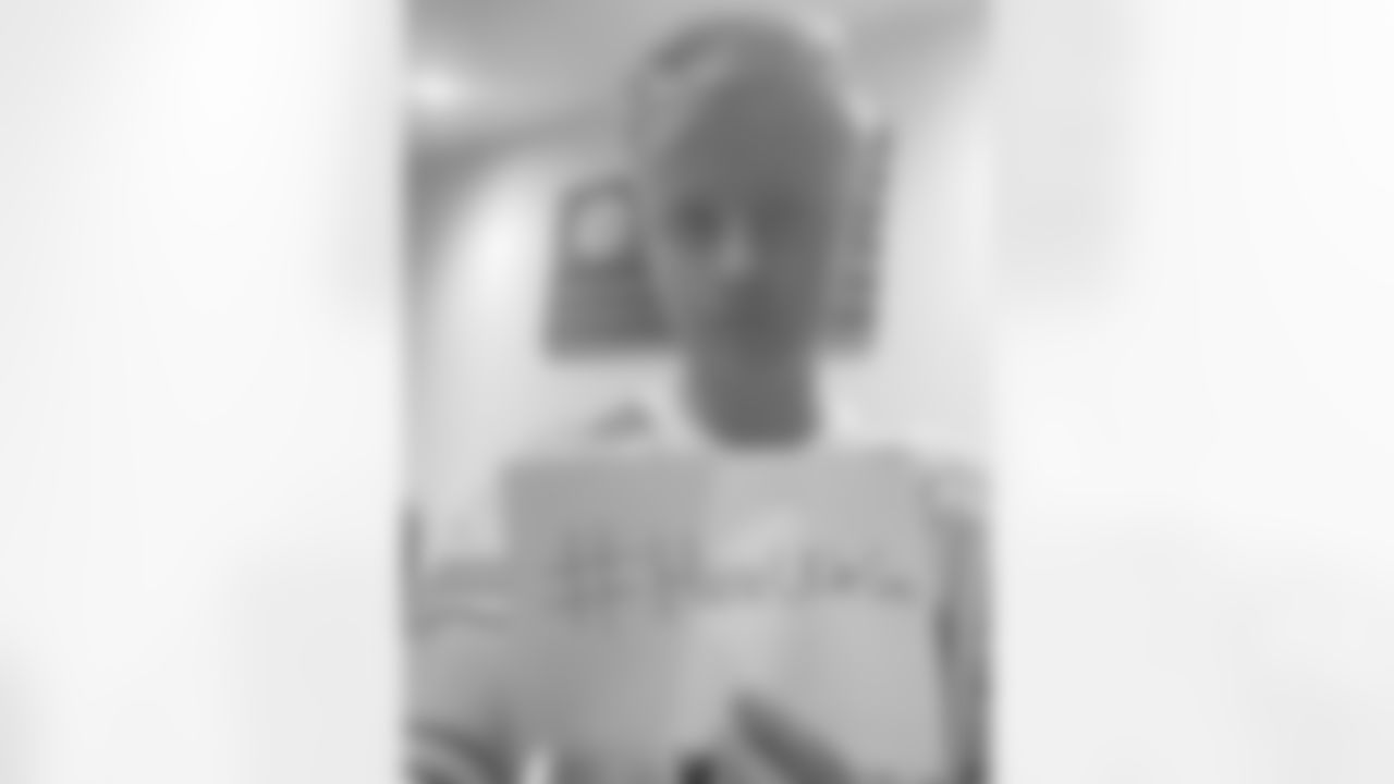 SNUTraditions_HereWeGoSigns_Jan122022704PM_Mattocks_Callum_97494590_0E3842B5828443FA9306BD1EB2032D97.jpeg_97494590_0E3842B5828443FA9306BD1EB2032D97