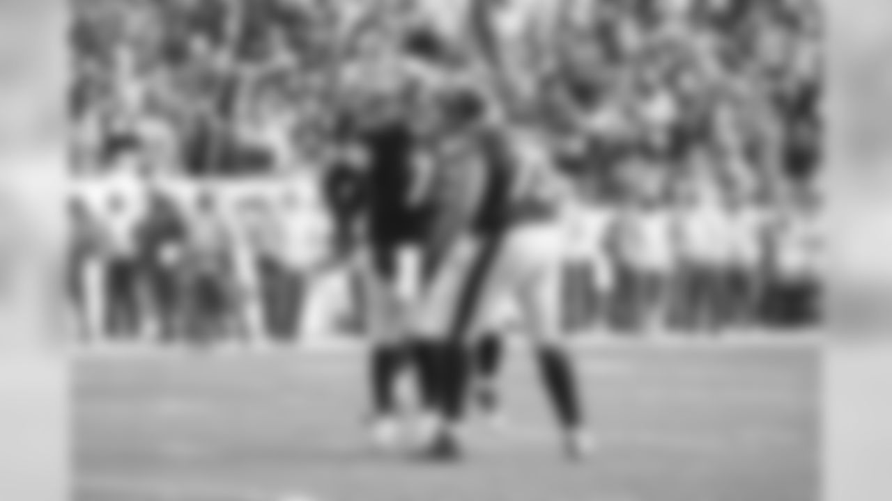 A 2016 Postseason game between the Pittsburgh Steelers and the Miami Dolphins on Sunday January 8th 2017. The Steelers defeated the Dolphins 30-12.
