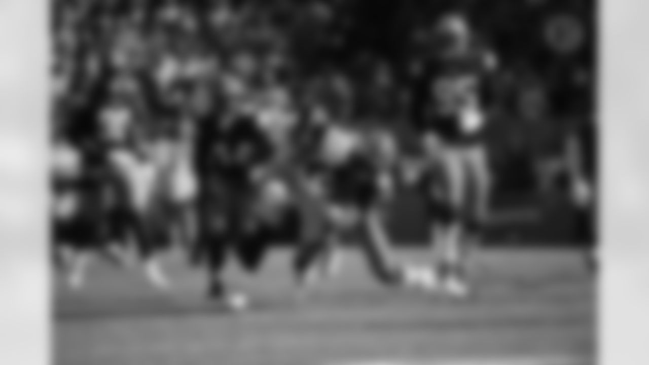 Pittsburgh Steelers running back Najee Harris (22) during a regular season game between the Pittsburgh Steelers and the Cleveland Browns, Sunday, Oct. 31, 2021 in Cleveland, OH. (Caitlyn Epes / Pittsburgh Steelers)