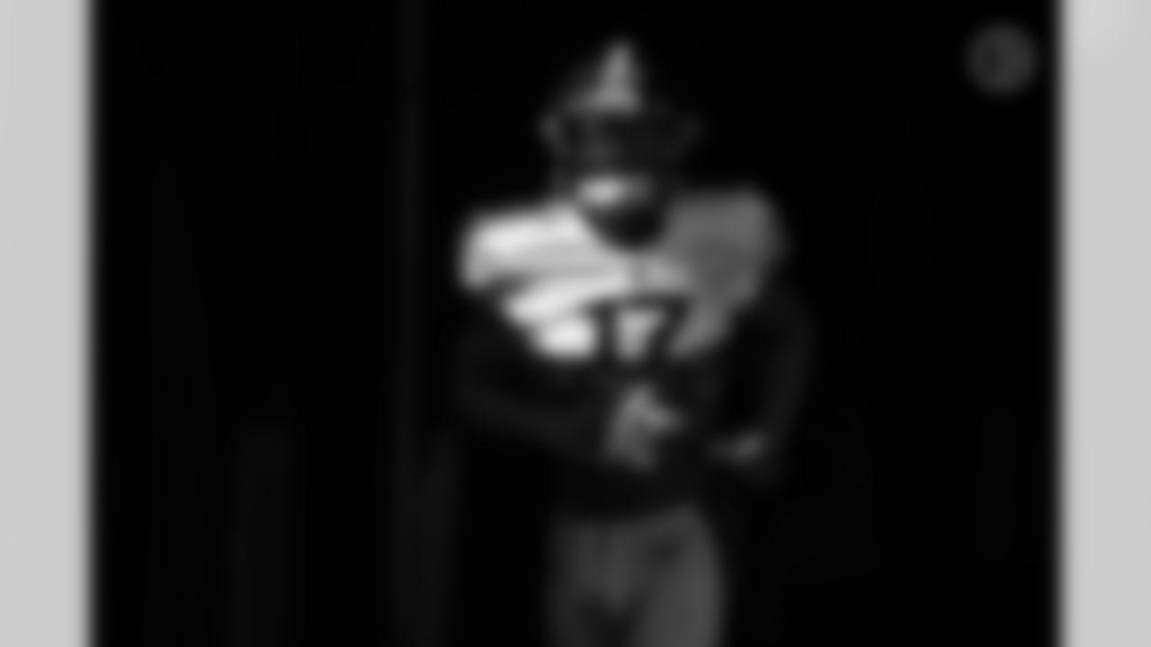 Pittsburgh Steelers wide receiver Anthony Miller (17) during a regular season game between the Pittsburgh Steelers and the Cincinnati Bengals, Sunday, Nov. 28, 2021 in Cincinnati, OH. The Steelers lost to the Bengals 41-10. (Caitlyn Epes / Pittsburgh Steelers)