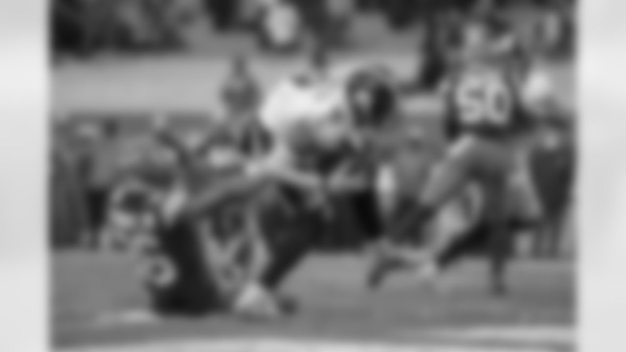 Pittsburgh Steelers wide receiver JuJu Smith-Schuster (19) scores a touchdown during a regular season game between the Pittsburgh Steelers and the Cleveland Browns, Sunday, Jan. 3, 2021 in Cleveland, OH. The Browns defeated the Steelers 24-22. (Karl Roser / Pittsburgh Steelers)