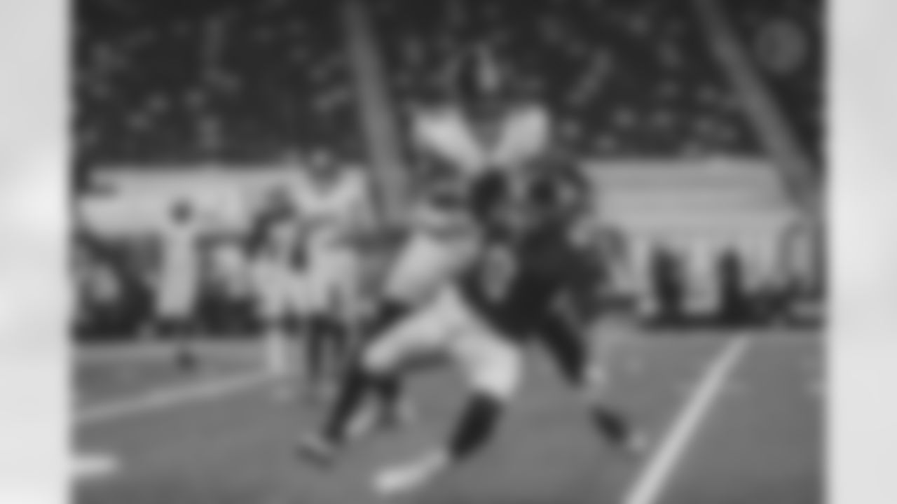 Pittsburgh Steelers linebacker Bud Dupree (48) during a regular season game between the Pittsburgh Steelers and the New York Giants, Monday, Sept. 14, 2020 in East Rutherford, NJ. The Steelers defeated the Giants 26-16. (Karl Roser / Pittsburgh Steelers)