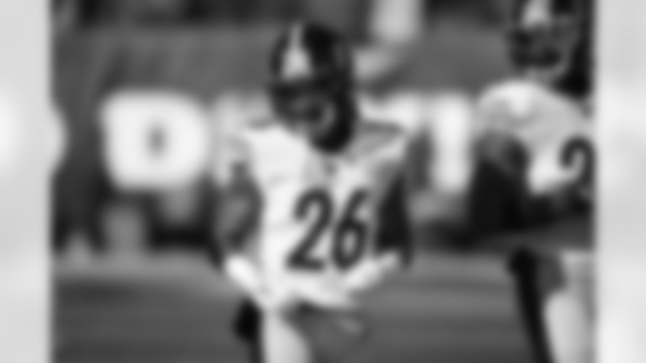 Pittsburgh Steelers running back Anthony McFarland Jr. (26) during a regular season game between the Pittsburgh Steelers and the Cincinnati Bengals, Sunday, Nov. 28, 2021 in Cincinnati, OH. (Karl Roser / Pittsburgh Steelers)