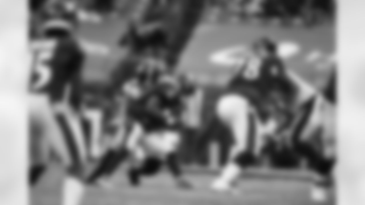 Pittsburgh Steelers linebacker Bud Dupree (48) during a regular season game between the Pittsburgh Steelers and the Baltimore Ravens, Sunday, Nov. 1, 2020 in Baltimore, MD. (Karl Roser / Pittsburgh Steelers)