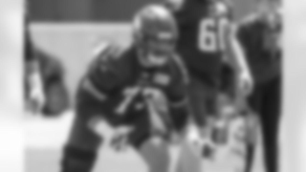 OL Jesse Davis