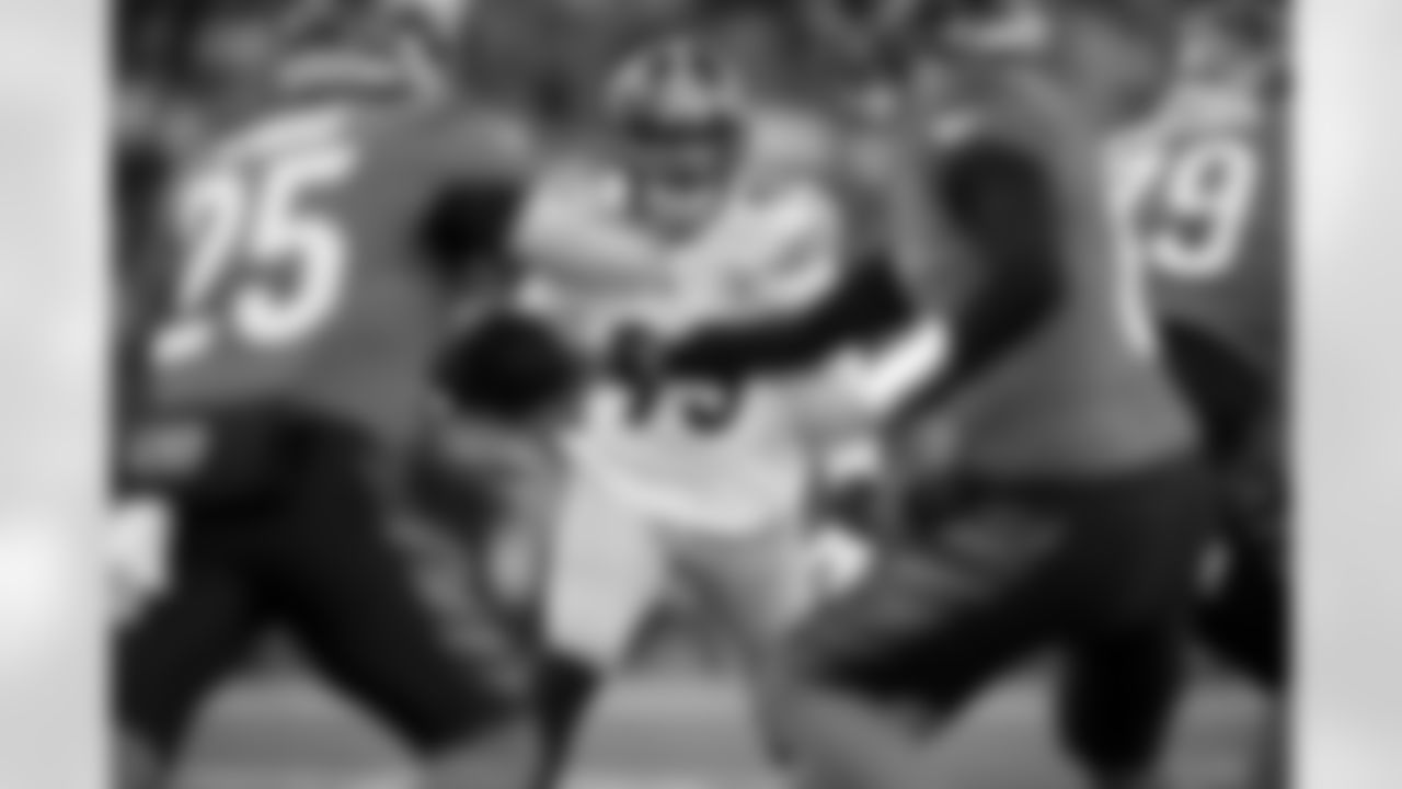 Pittsburgh Steelers linebacker Joe Schobert (93) during a regular season game between the Pittsburgh Steelers and the Cincinnati Bengals, Sunday, Nov. 28, 2021 in Cincinnati, OH. The Bengals beat the Steelers 41-10. (Karl Roser / Pittsburgh Steelers)