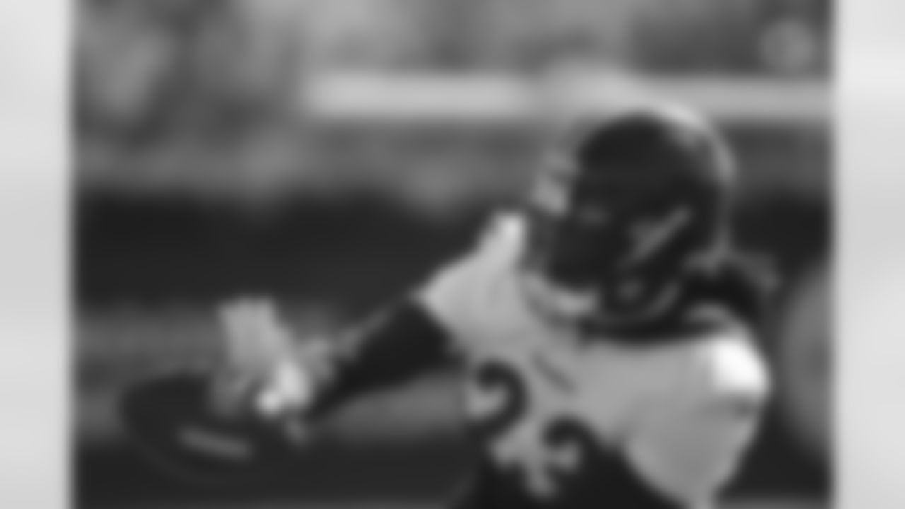 Pittsburgh Steelers running back Trey Edmunds (33) during practice at the UPMC Rooney Sports Complex preparing for a Week 3 matchup against the Cincinnati Bengals, Friday, Sept. 24, 2021 in Pittsburgh, PA. (Caitlyn Epes / Pittsburgh Steelers)