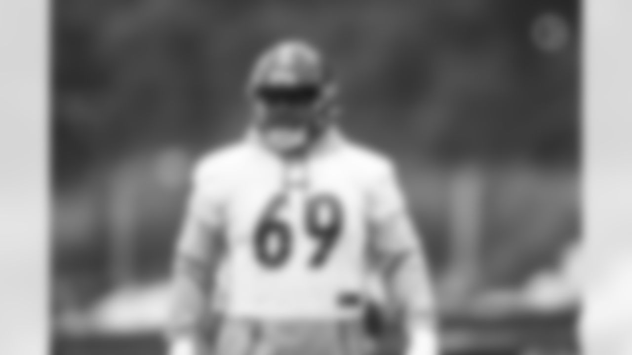 \s69\during practice at the UPMC Rooney Sports Complex preparing for a Week 14 matchup against the Baltimore Ravens Thursday, Dec. 8, 2022 in Pittsburgh, PA. (Abigail Dean / Pittsburgh Steelers)