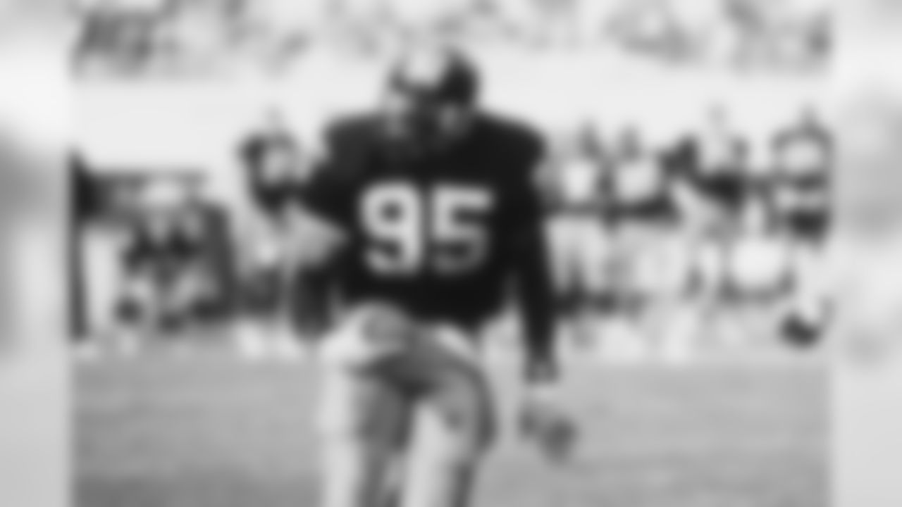 9. Greg Lloyd (88-97) - 53.5 career QB sacks