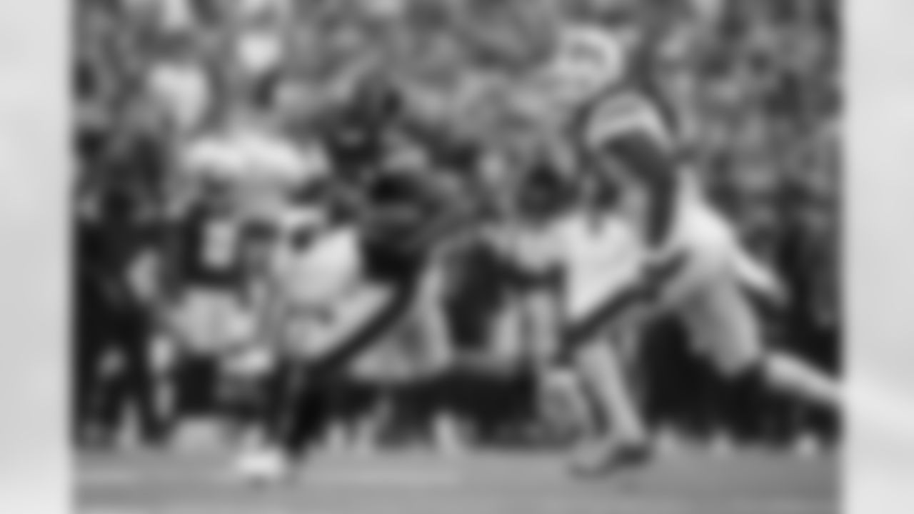 Pittsburgh Steelers running back Najee Harris (22) during a regular season game between the Pittsburgh Steelers and the Buffalo Bills, Sunday, Sept. 12, 2021 in Buffalo, NY. The Steelers defeated the Bills 23-16. (Karl Roser / Pittsburgh Steelers)