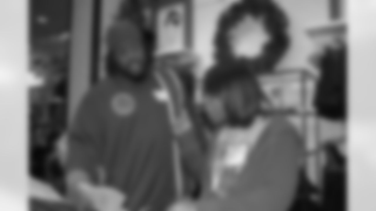 09_Shop_With_A_Steeler