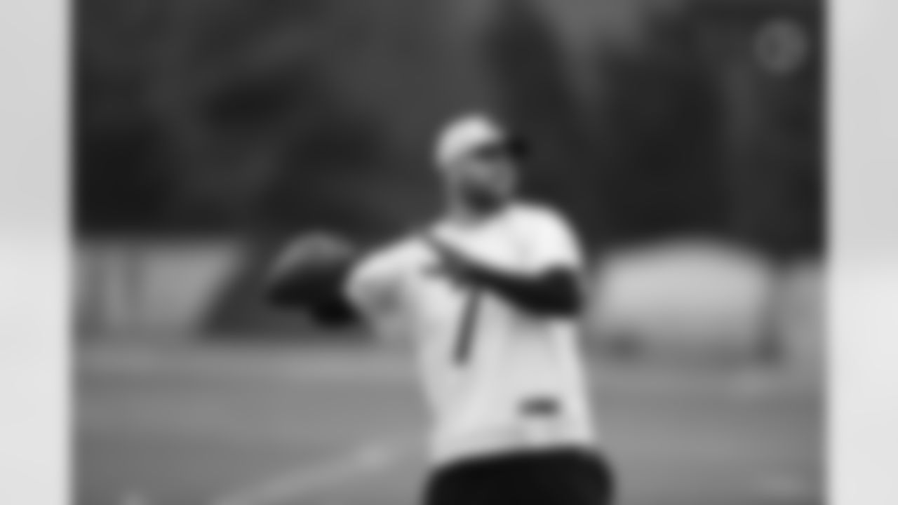 Pittsburgh Steelers quarterback Ben Roethlisberger (7) during practice at the UPMC Rooney Sports Complex preparing for a Week 17 matchup against the Cleveland Browns, Friday, Dec. 31, 2021 in Pittsburgh, PA. (Karl Roser / Pittsburgh Steelers)