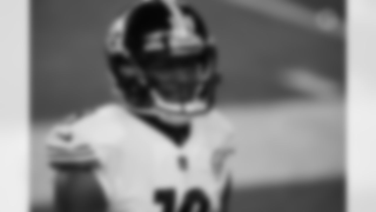 Pittsburgh Steelers wide receiver JuJu Smith-Schuster (19) during a regular season game between the Pittsburgh Steelers and the Cincinnati Bengals, Monday, Dec. 21, 2020 in Cincinnati, OH. (Maddie Schroeder / Pittsburgh Steelers)