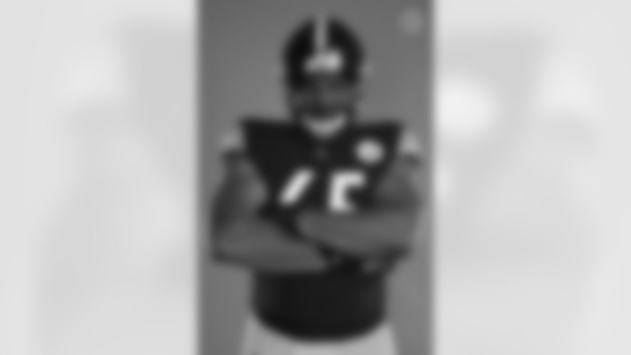 Pittsburgh Steelers offensive tackle Dan Moore Jr. (65) poses for a photo during the Steelers 2021 media day, Saturday, July 24, 2021 in Pittsburgh, PA. (Caitlyn Epes / Pittsburgh Steelers)