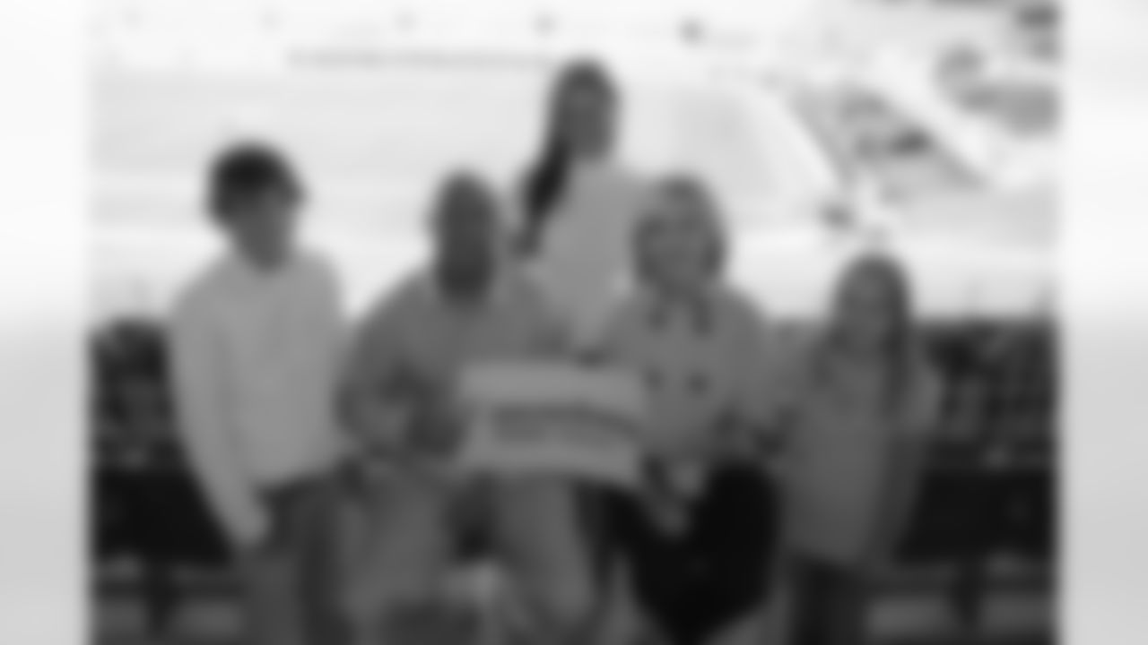 08_CaringTeam_Luncheon_dh_250