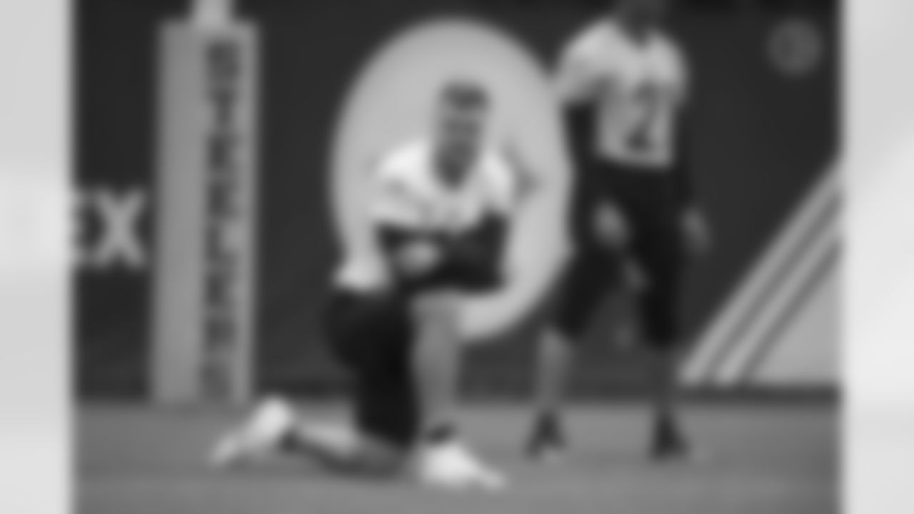 Pittsburgh Steelers tight end Pat Freiermuth (88) practices at the UPMC Rooney Sports Complex during rookie minicamp, Sunday, May 16, 2021 in Pittsburgh, PA. (Karl Roser / Pittsburgh Steelers)