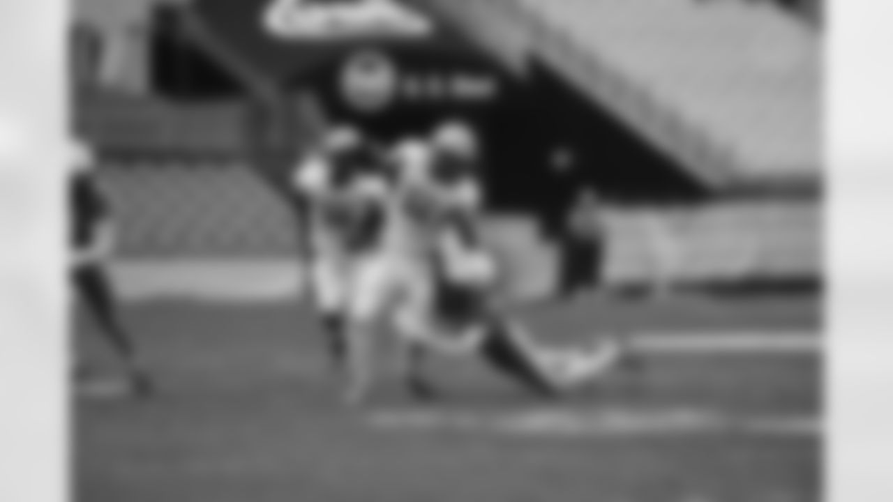 Bishop Canevin and Union play in the 1A WPIAL Football Championship at Acrisure Stadium Friday, Nov. 25, 2022 in Pittsburgh, PA. (Brad Oskowski / Pittsburgh Steelers)