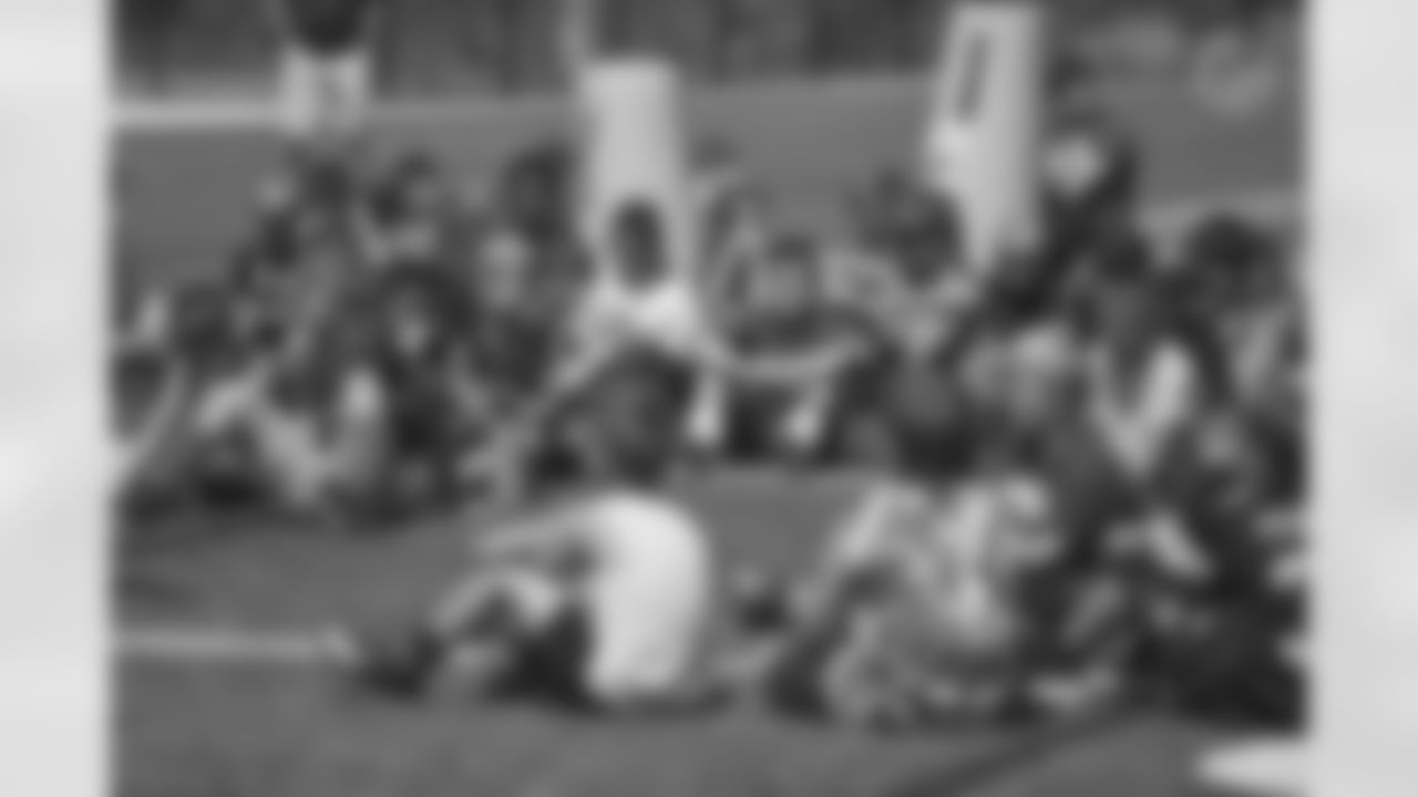 The Steelers host a 2021 Youth Football Camp at Highlands Sports Complex Monday, June 28, 2021 in Triadelphia, WV. (Caitlyn Epes / Pittsburgh Steelers)