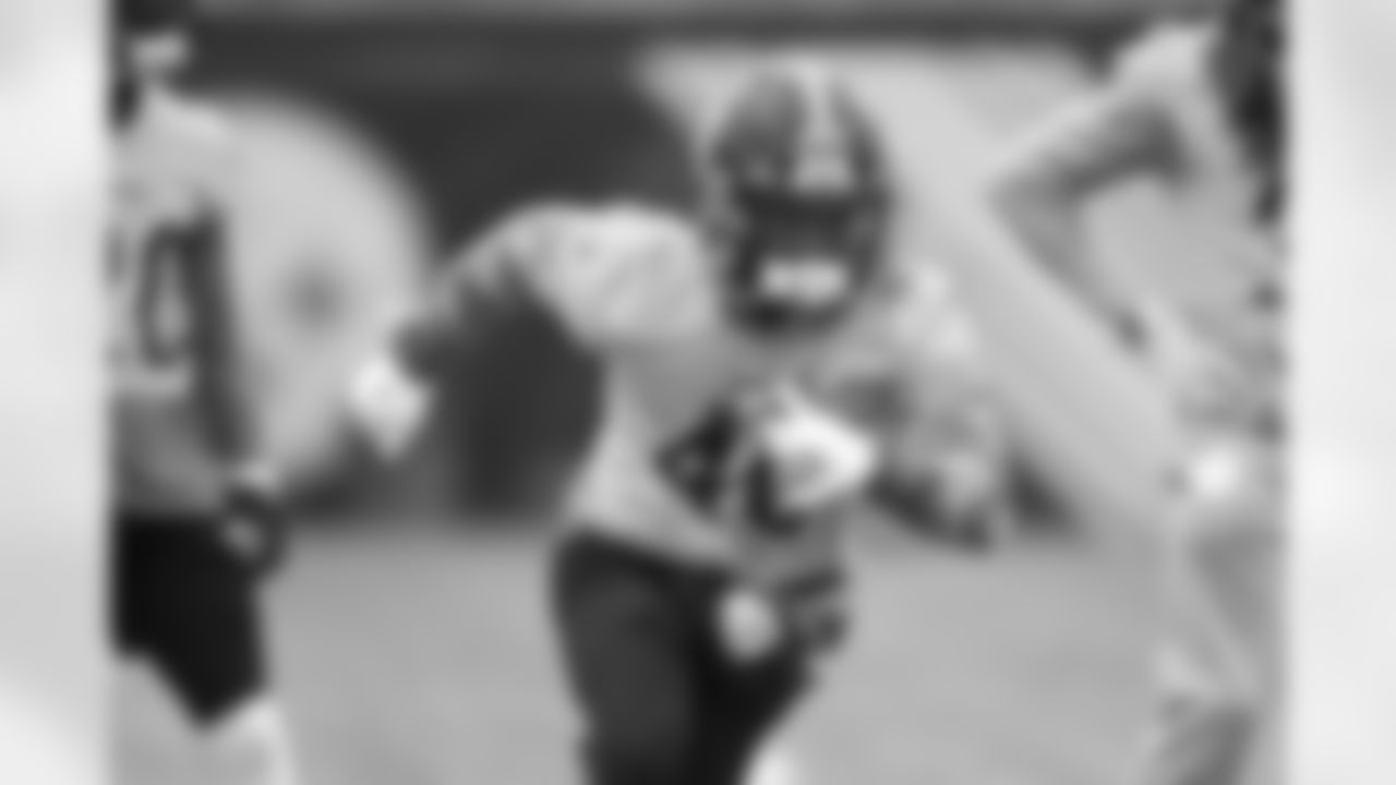 Pittsburgh Steelers cornerback Linden Stephens (40) during practice at the UPMC Rooney Sports Complex preparing for a Week 12 matchup against the Cincinnati Bengals, Thursday, Nov. 25, 2021 in Pittsburgh, PA. (Karl Roser / Pittsburgh Steelers)