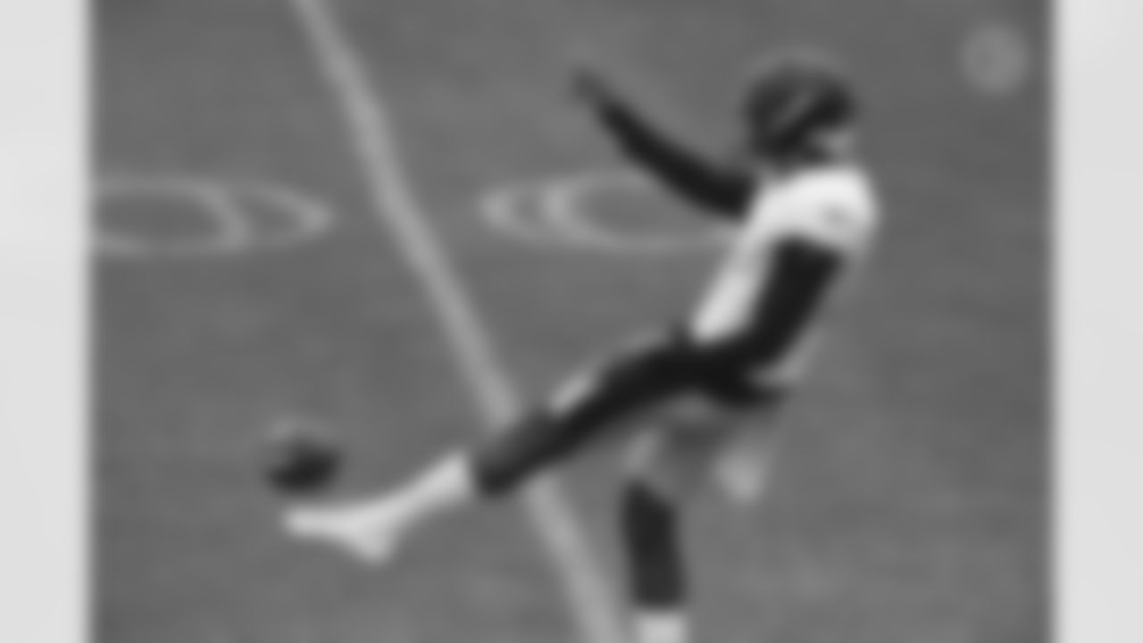 Pittsburgh Steelers punter Corliss Waitman (8) practices at the UPMC Rooney Sports Complex preparing for a Week 1 matchup against the New York Giants, Friday, Sept. 11, 2020 in Pittsburgh, PA. (Caitlyn Epes / Pittsburgh Steelers)