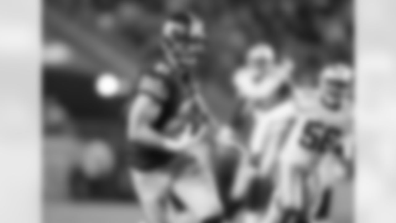 TE Jesse James has 28 receptions for 231 receiving yards and has hauled in 3 receiving touchdowns.