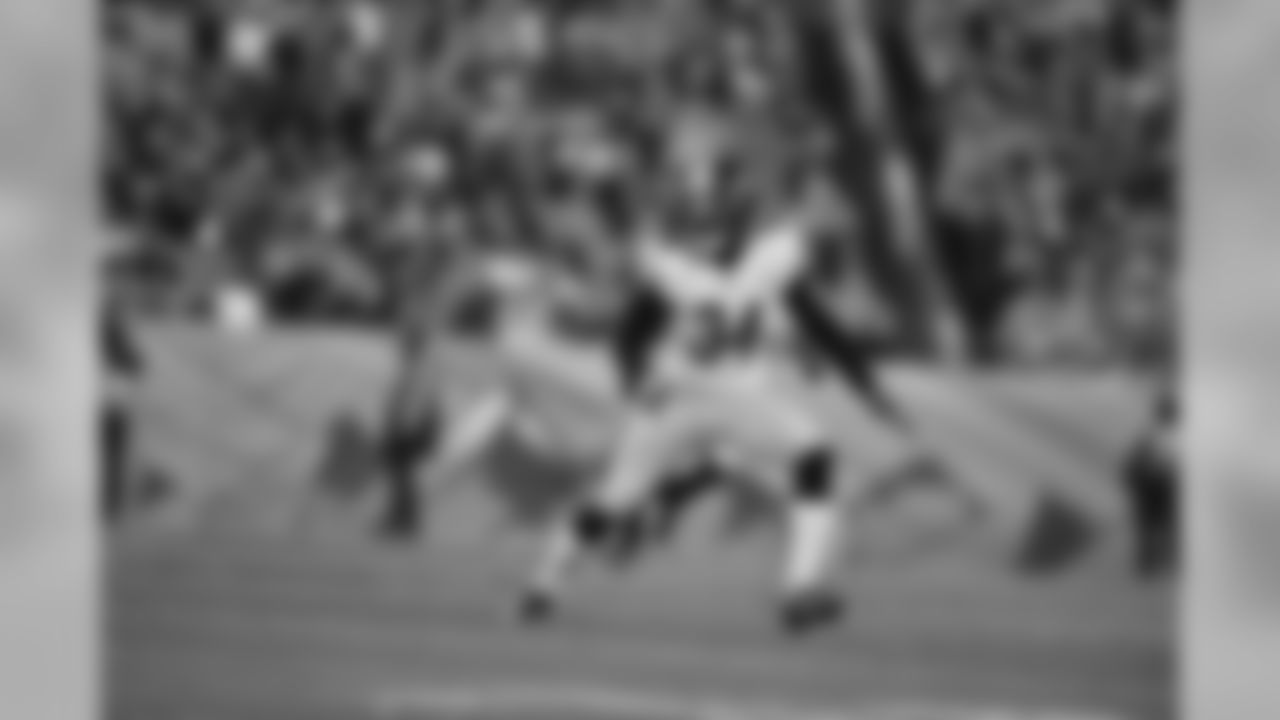 A 2018 Regular Season game between the Pittsburgh Steelers and the Denver Broncos on Sunday, November 25, 2018.
