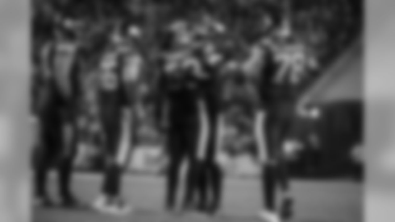 Ben Roethlisberger, Maurkice Pouncey, Alejandro Villanueva, David DeCastro, and Matt Feiler