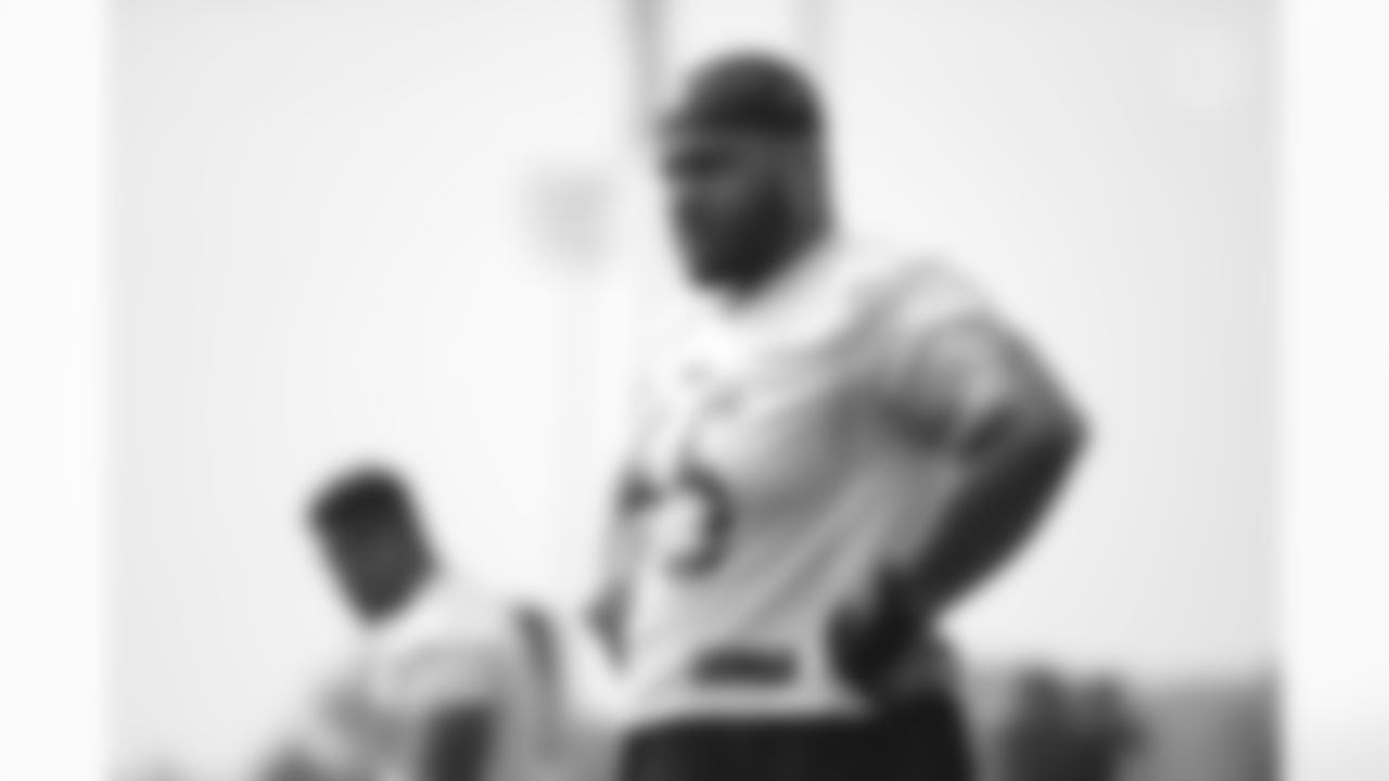 Pittsburgh Steelers offensive tackle Dan Moore Jr. (65) participates in the Organized Team Activities (OTAs), Tuesday May 25, 2021 at the UPMC Rooney Sports Complex. (Caitlyn Epes / Pittsburgh Steelers)