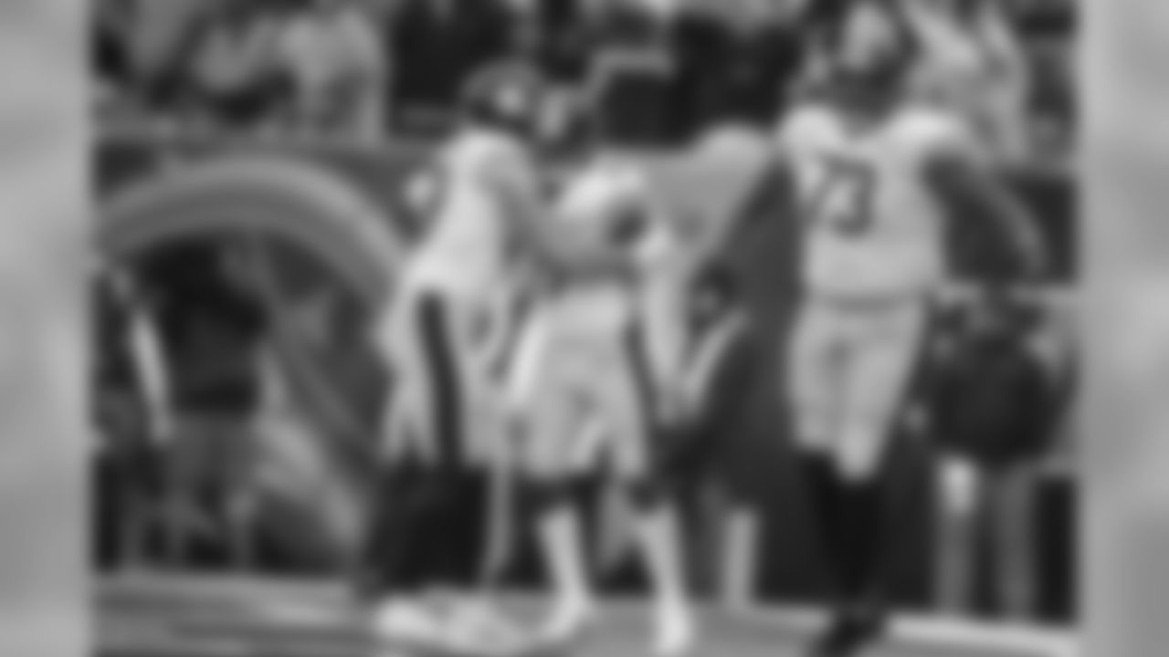 Vance McDonald, JuJu Smith-Schuster, and Ramon Foster