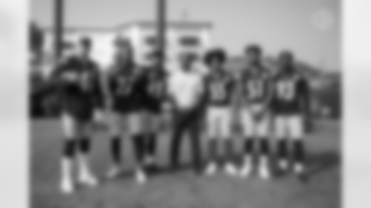 Pittsburgh Steelers linebacker Robert Spillane (41), Pittsburgh Steelers linebacker Marcus Allen (27), Pittsburgh Steelers linebacker Chapelle Russell (49), Pittsburgh Steelers Senior Defensive Assistant/Linebackers Brian Flores, Pittsburgh Steelers linebacker Devin Bush (55), Pittsburgh Steelers linebacker Myles Jack (51), and Pittsburgh Steelers linebacker Mark Robinson (93) during team photo day at the UPMC Rooney Sports Complex, Saturday, Sept. 17, 2022. (Karl Roser / Pittsburgh Steelers)