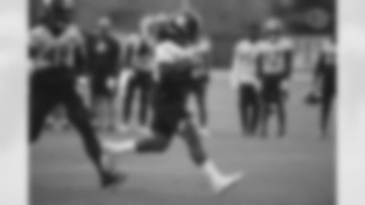 Pittsburgh Steelers running back Anthony McFarland Jr. (26) practices at the UPMC Rooney Sports Complex preparing for a Week 1 matchup against the New York Giants, Saturday, Sept. 12, 2020 in Pittsburgh, PA. (Caitlyn Epes / Pittsburgh Steelers)