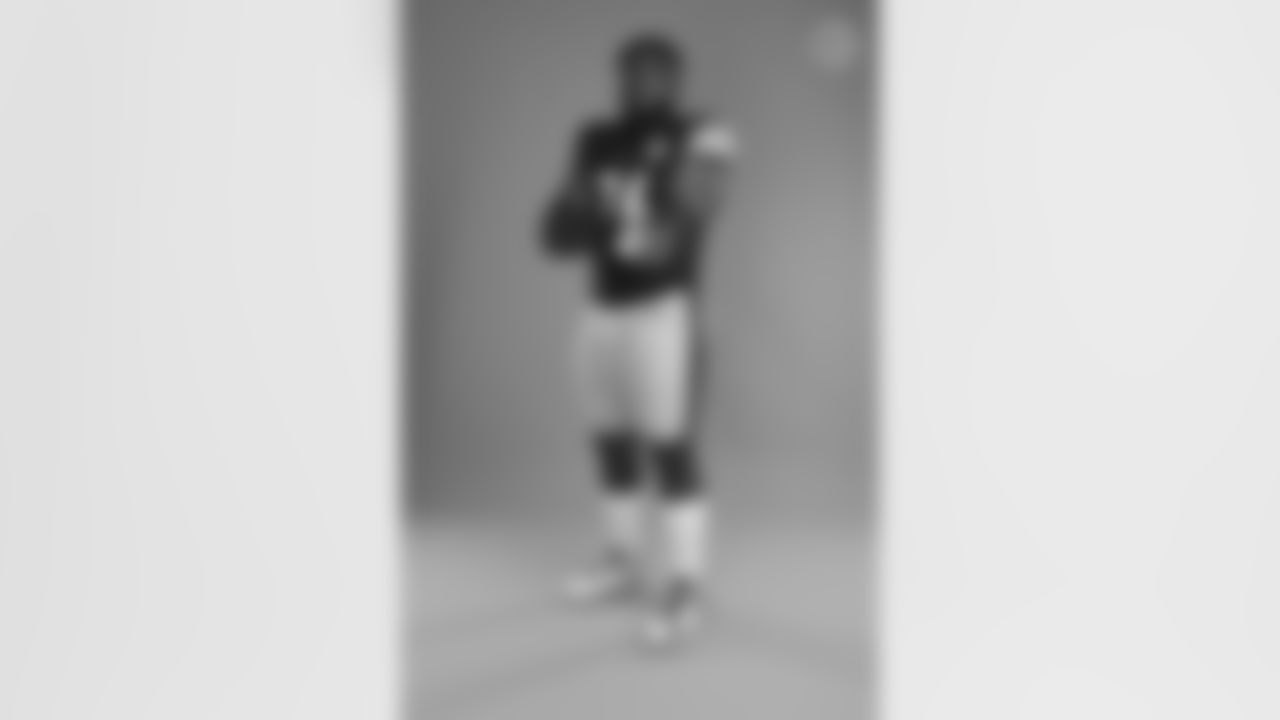 Pittsburgh Steelers offensive lineman Chukwuma Okorafor (76) poses for a photo during the Steelers 2021 media day, Saturday, July 24, 2021 in Pittsburgh, PA. (Caitlyn Epes / Pittsburgh Steelers)